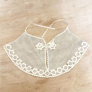 Cream Crochet Floral necklace/colar
